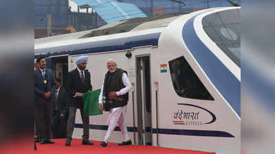 पहले सफर पर डेढ़ घंटे की देरी से वाराणसी पहुंची हाई स्पीड ट्रेन वंदे भारत एक्सप्रेस