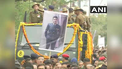 मेजर चित्रेश सिंह बिष्ट का हरिद्वार में अंतिम संस्कार, अमर रहें और वंदे मातरम की गूंज