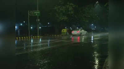 दिल्ली-NCR में बारिश, तापमान में गिरावट