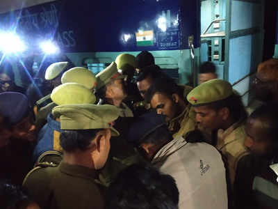 कानपुर के पास कालिंदी एक्सप्रेस के टॉइलट में ब्लास्ट, कोई हताहत नहीं, जांच में जुटी ATS