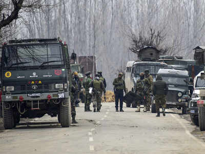 J&K: शोपियां में सैन्य कैंप के पास संदिग्ध मूवमेंट, आर्मी ने शुरू किया बड़ा सर्च ऑपरेशन