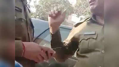 पीआरवी के पुलिसकर्मियों पर लगा दिव्यांग से रिश्वत लेने का आरोप