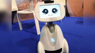 चीन की स्टूडेंट ने होमवर्क करने के लिए रखा रोबॉट, इंटरनेट ने की तारीफ