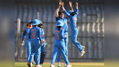 india womens cricket भारतीय महिला संघाने केला इंग्लंडचा दणदणीत पराभव