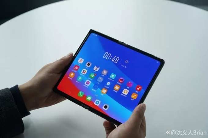 OPPO FOLD2