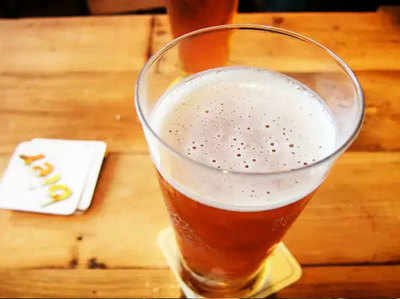 यूपी में एक अप्रैल से बीयर बार के लाइसेंस बंद