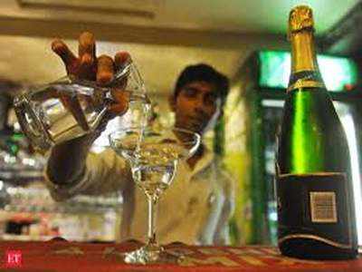 चुनाव से पहले शराब कंपनियों में निवेश भारी पड़ेगा