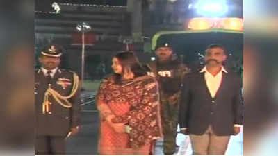 Abhinandan Return : भारताचा हिरो मायभूमीत परतला