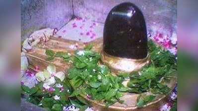 Lord Shiva: బిల్వ దళాలతో శివుని పూజిస్తే అనంతకోటి గోదాన ఫలం!