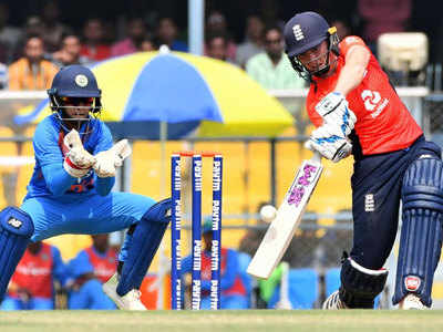 INDW vs ENGW: इंग्लैंड ने पहले T20I में भारत को 41 रन से हराया