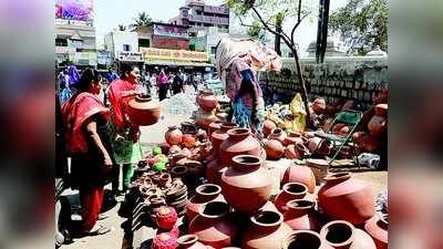 ಬಿಸಿಲ ಬೇಗೆ : ಮಡಕೆಗೆ ಹೆಚ್ಚಿದ ಬೇಡಿಕೆ