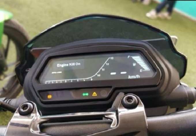 bajaj Dominar