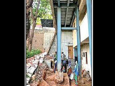 अपना घर बचाने के लिए आंध्र प्रदेश के डीजीपी ने खटखटाया हाई कोर्ट का दरवाजा