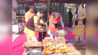 वाराणसी: PM मोदी ने 600 करोड़ के काशी विश्वनाथ मंदिर कॉरिडोर की रखी नींव
