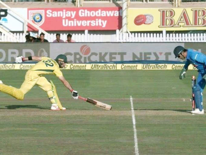 MS Dhoni Runout