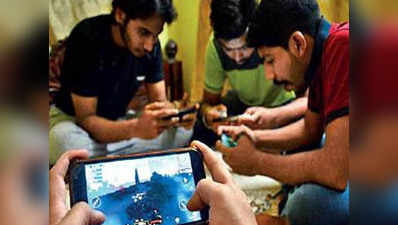 भारत-पाकिस्तान सीमा पर तनाव के बीच युवाओं में ऑनलाइन वॉर गेमों का क्रेज