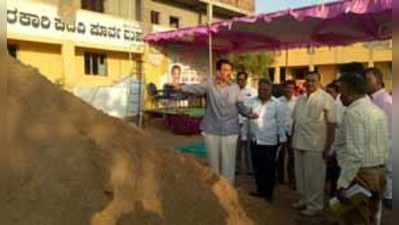 ಗುತ್ತಿಗೆದಾರರಿಗೆ ಶಾಸಕ ಪಾಟೀಲ ತರಾಟೆ