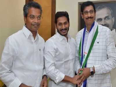 YSRCPలో చేరిన మంత్రి దేవినేని సోదరుడు చంద్రశేఖర్