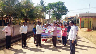 ಪಾರಂಪರಿಕ ಜಾಥಾದಲ್ಲಿ ಕರ ಪತ್ರ ವಿತರಣೆ