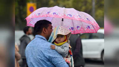 बारिश का असर, दिल्ली में न्यूनतम तापमान में तीन डिग्री की गिरावट