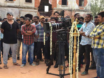 കൽക്കി തുടങ്ങി; ടൊവിനോ വീണ്ടും കാക്കി അണിയുന്നു