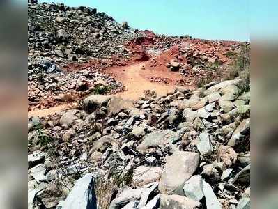 ಅಕ್ರಮ ಗಣಿಯಿಂದ ಬದುಕು ತತ್ತರ; ಚುನಾವಣೆ ಬಹಿಷ್ಕಾರ?