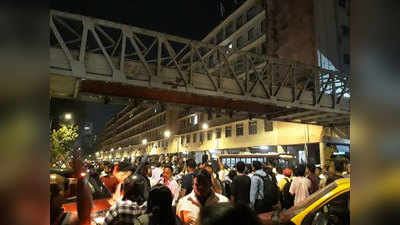 मुंबई: ब्रिज गिरने के बाद ट्रैफिक में अटक गई जान