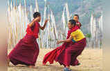 गरीब मगर सबसे खुश देशों में से है भूटान, जानें इसकी खुशियों का राज