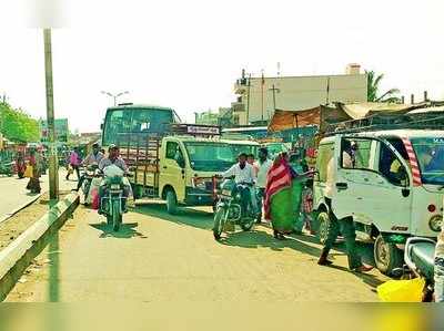 ಪರಿಹಾರ ನೀಡುವಂತೆ ರೈತ ಕುಟುಂಬ ಬೇಡಿಕೆ