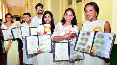 ನೈಜೀರಿಯಾ ಹುಡುಗಿಗೆ 20 ಚಿನ್ನದ ಪದಕ!