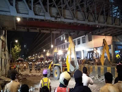 मुंबई: सीएसटी स्‍टेशन के पास फुटओवर ब्रिज गिरने के मामले में स्ट्रक्चरल ऑडिटर गिरफ्तार
