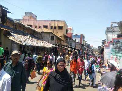 जव्हारच्या भूरकुंड्या बाजारांतही गर्दी