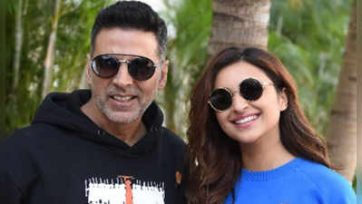 akshay kumar: BSF जवानांसोबत अक्षय कुमारनं साजरी केली होळी