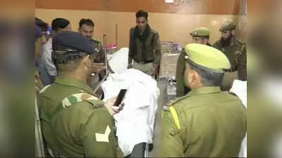 CRPF personnel killed: काश्मीर: सहकाऱ्यानं गोळ्या झाडल्या, ३ सीआरपीएफ जवान ठार