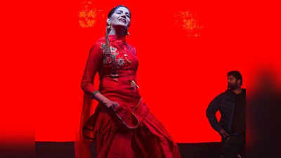 Sapna Choudhary ब्लू सूट में दिखा रहीं अपने सारे डांस स्टेप