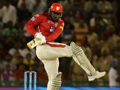 IPL 2019: आईपीएल में सबसे तेजी से 4000 रन पूरे करने वाले बल्लेबाज बने क्रिस गेल
