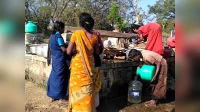 इकलौते कुएं पर गांव वालों ने लगाया ताला, हर परिवार को रोज मिल रहा 8 घड़ा पानी