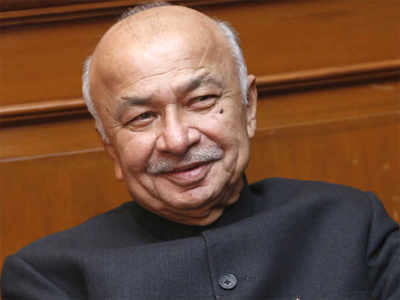 sushilkumar shinde :  प्रणिती आणि मला भाजपची ऑफर होतीः सुशीलकुमार शिंदे