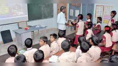 பொழிவிழந்த அரசுப் பள்ளியை நவீனமயமாக்கிய முன்னாள் மாணவர்!