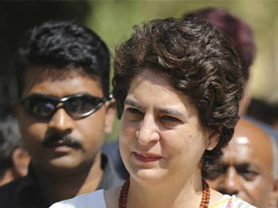 Priyanka Gandhi: मी वाराणसीतून निवडणूक लढवू का? प्रियांकाचा सवाल