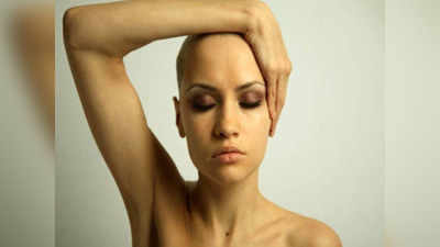 बाल गिरने की बीमारी एलोपीशिया को लेकर लड़कियों में टेंशन