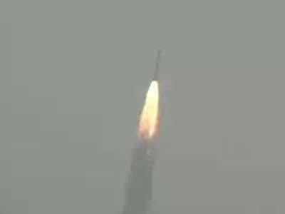 ISRO: पीएसएलव्ही सी ४५ अवकाशात झेपावले, ही आहेत वैशिष्ट्य