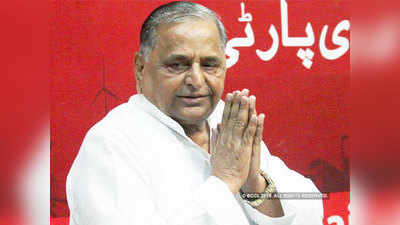 mulayam singh yadav: मुलायमसिंह यादव मुलाचे कर्जदार, संपत्तीत ३ कोटीने घट