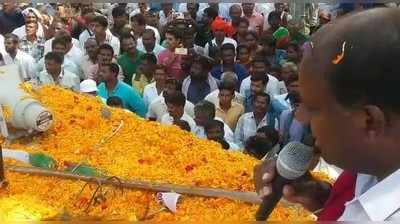 ನಿಖಿಲ್‌ ಎಲ್ಲಿದ್ದೀಯಪ್ಪ? ಪ್ರಶ್ನೆಗೆ ಎಚ್‌ಡಿಕೆ ಉತ್ತರ: ನಿಖಿಲ್‌ ಮಂಡ್ಯ ಜನರ ಹೃದಯದಲ್ಲಿದ್ದಾನೆ...