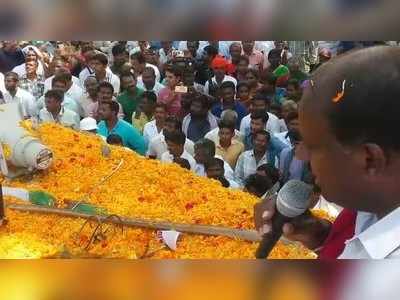 ವಿಕಲಚೇತನ ಮಹಿಳಾ ಅಧಿಕಾರಿ ವರ್ಗಾವಣೆ ಮಾಡಿಸಿದ್ದೇ ಪಕ್ಷೇತರ ಅಭ್ಯರ್ಥಿ ಸಾಧನೆ: ಎಚ್‌ಡಿಕೆ