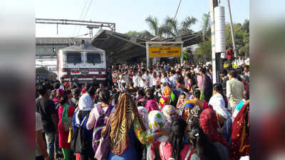 नया डिब्बा जोड़ने से नाराज हुए यात्री, अहमदाबाद-मुंबई रूट पर चार घंटे तक रोक दी ट्रेनें