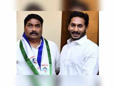 గుంటూరు వైసీపీ ఎంపీ ఇల్లు, ఆఫీసుల్లో ఐటీ సోదాలు