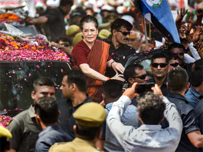 Sonia Gandhi: मोदींनी २००४ विसरू नये; सोनियांचा इशारा