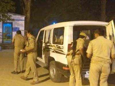 सिकंदराबाद: चुनावी विवाद को लेकर दो पक्षों में झड़प, गांव में पुलिस बल तैनात
