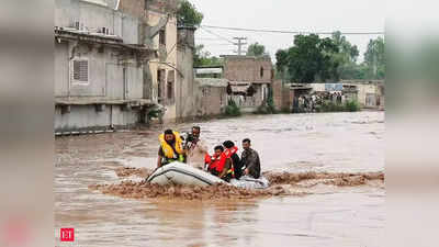 पाकिस्तान में बाढ़ से 8 लोगों की मौत